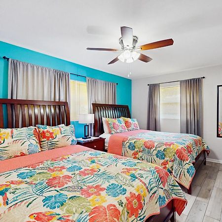 Relax In Retro Villa Clearwater Bagian luar foto